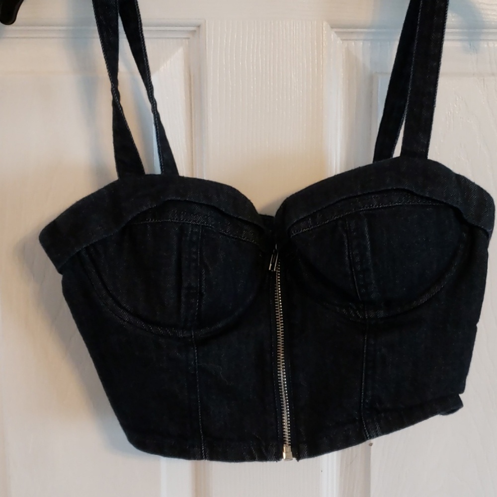 Guess crop top